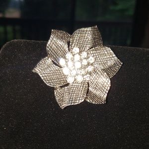 Premiere pin/pendant